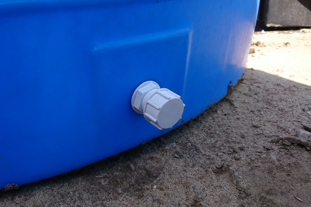 Отвод пластиковый с заглушкой 2"