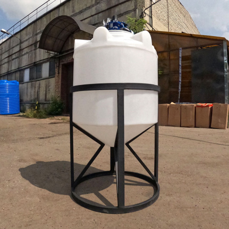 Емкость K 200 литров с лопастной мешалкой