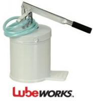 Маслонагнетатель ручной 8 л, производительность 0,13л/нажатие (17211006)